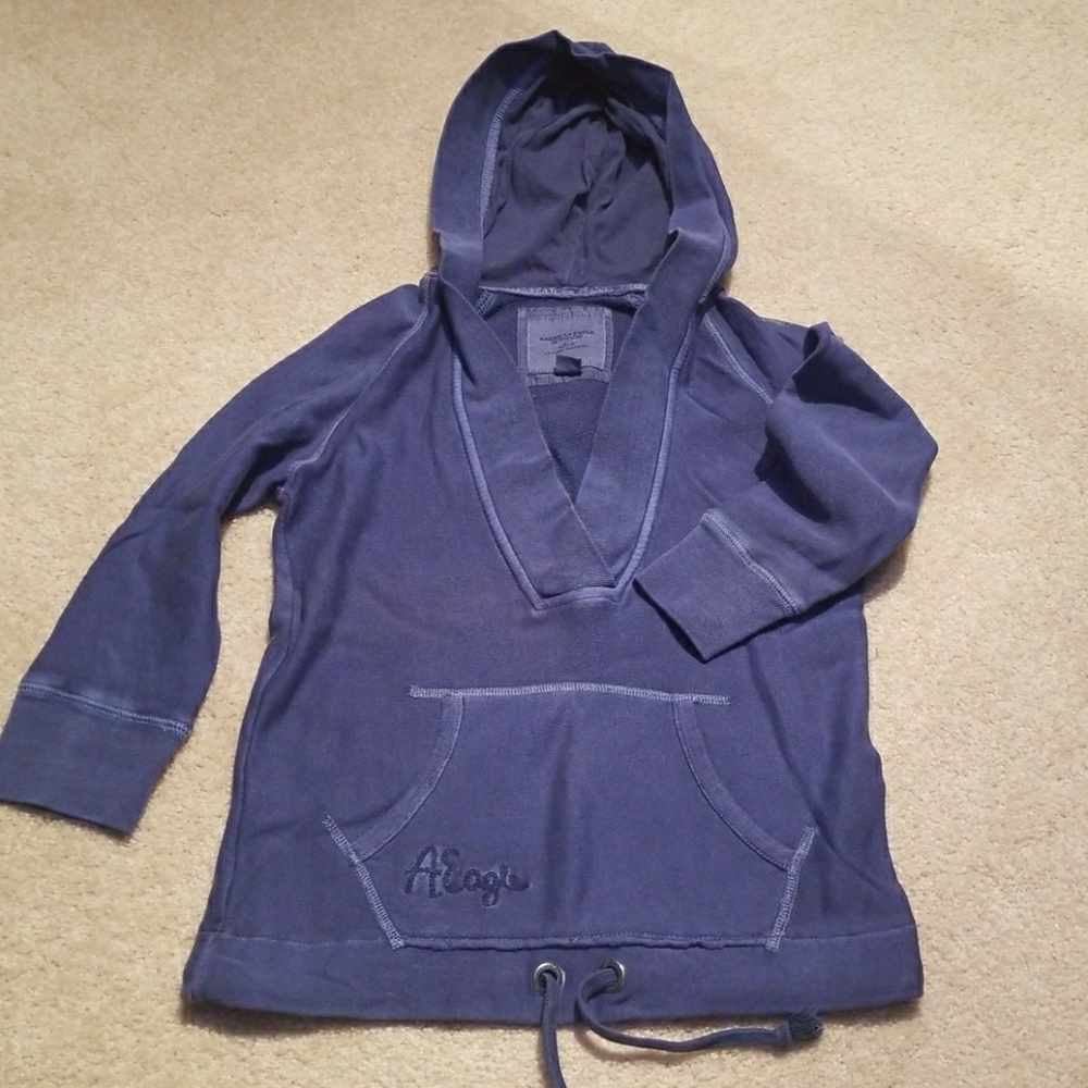 American Eagle Outfitters 3/4 Sleeve Sweatshirt w/ a Hood